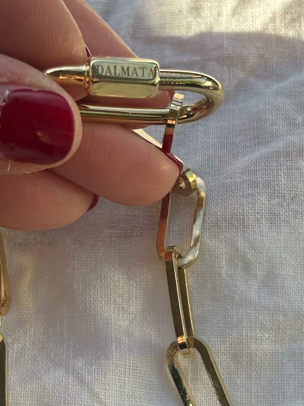 ✨Dalmata gold paper clip choker necklace
Nice!✨